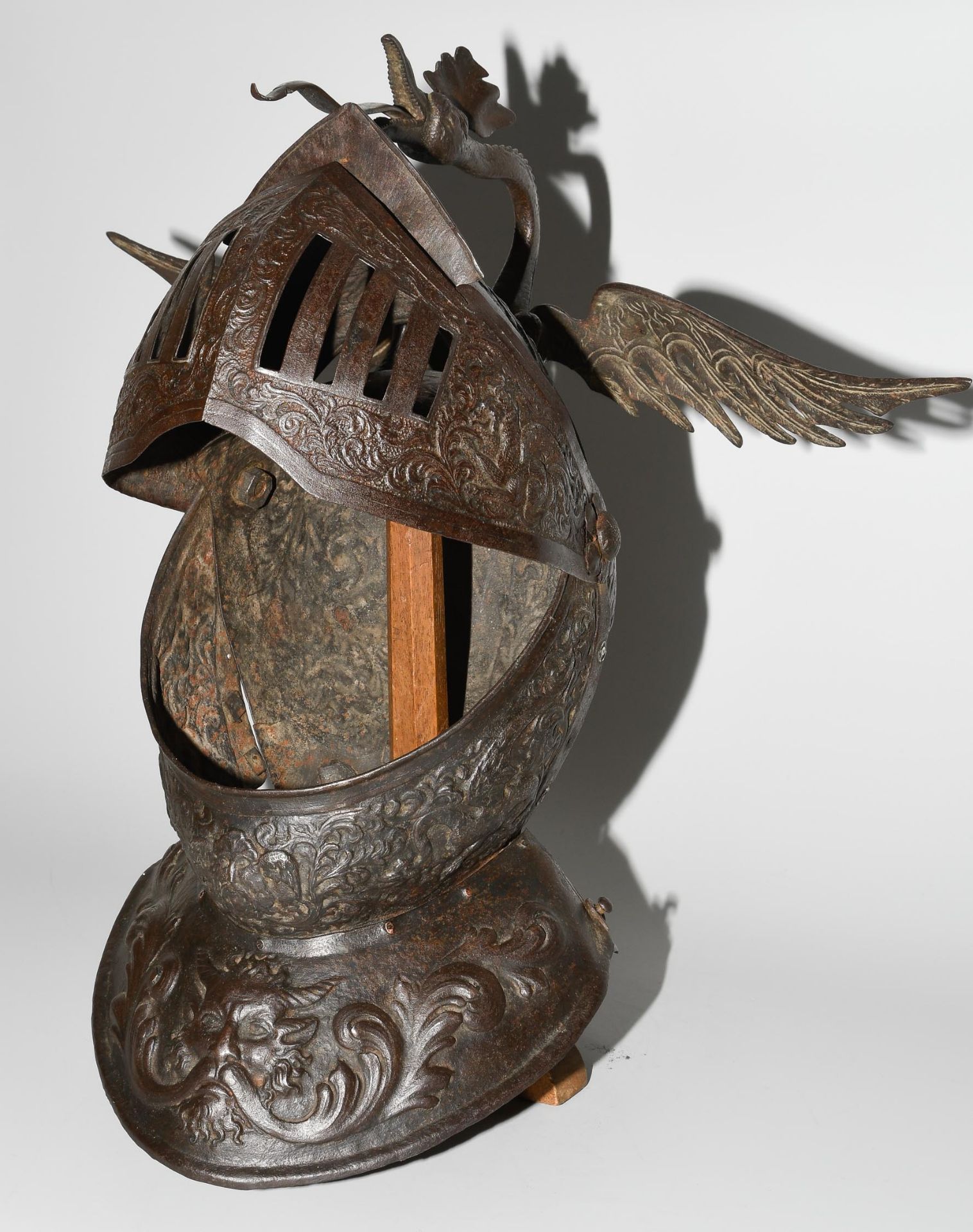 Prunk-Funeralhelm - Image 7 of 20