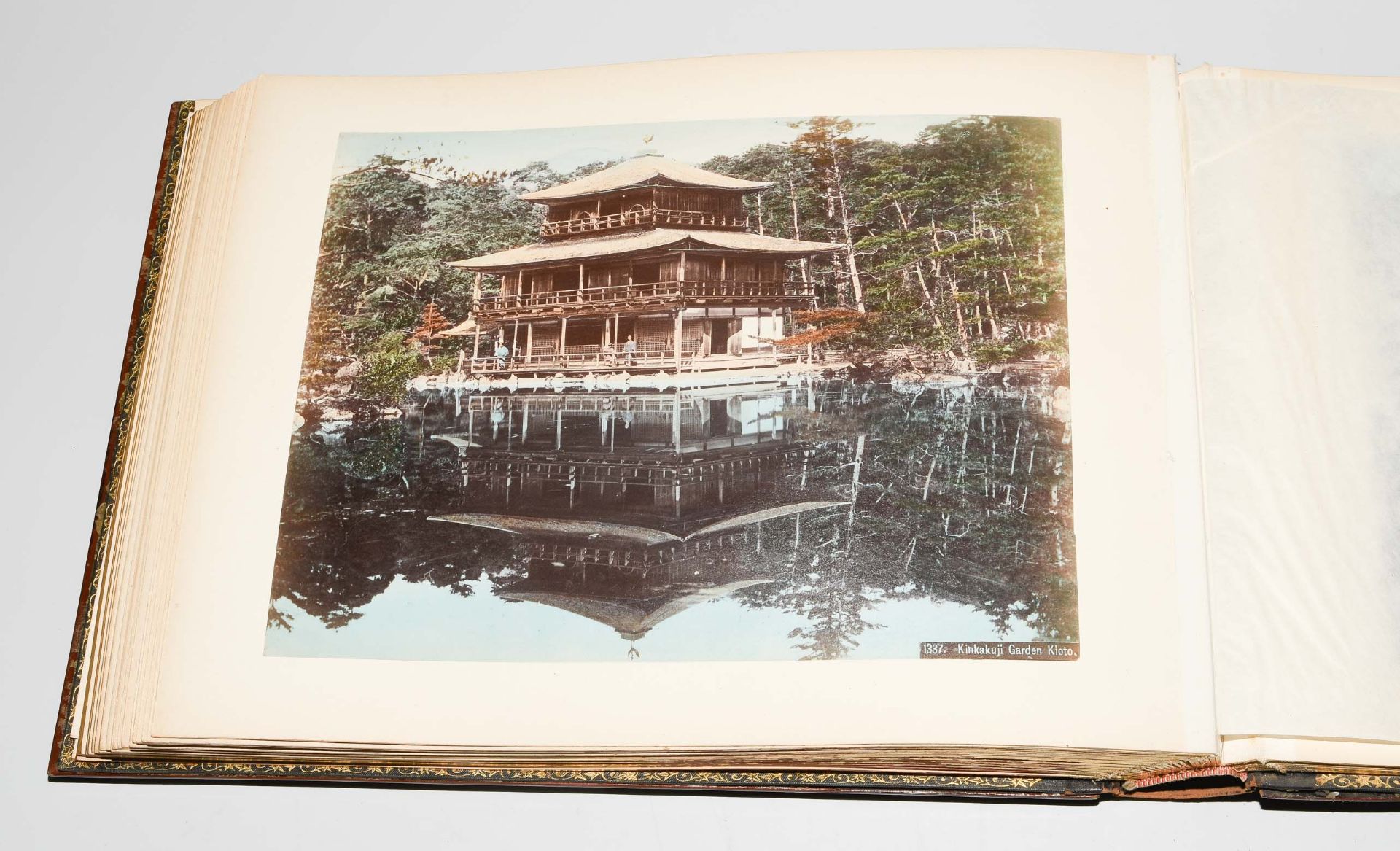 Album mit Yokohama-Fotos des Kusakabe Kimbei (1841–1932) - Image 21 of 30