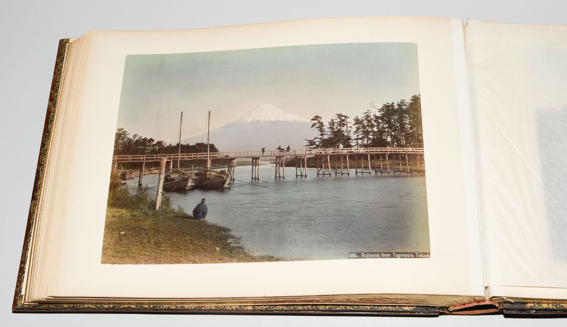 Album mit Yokohama-Fotos des Kusakabe Kimbei (1841–1932) - Image 19 of 30