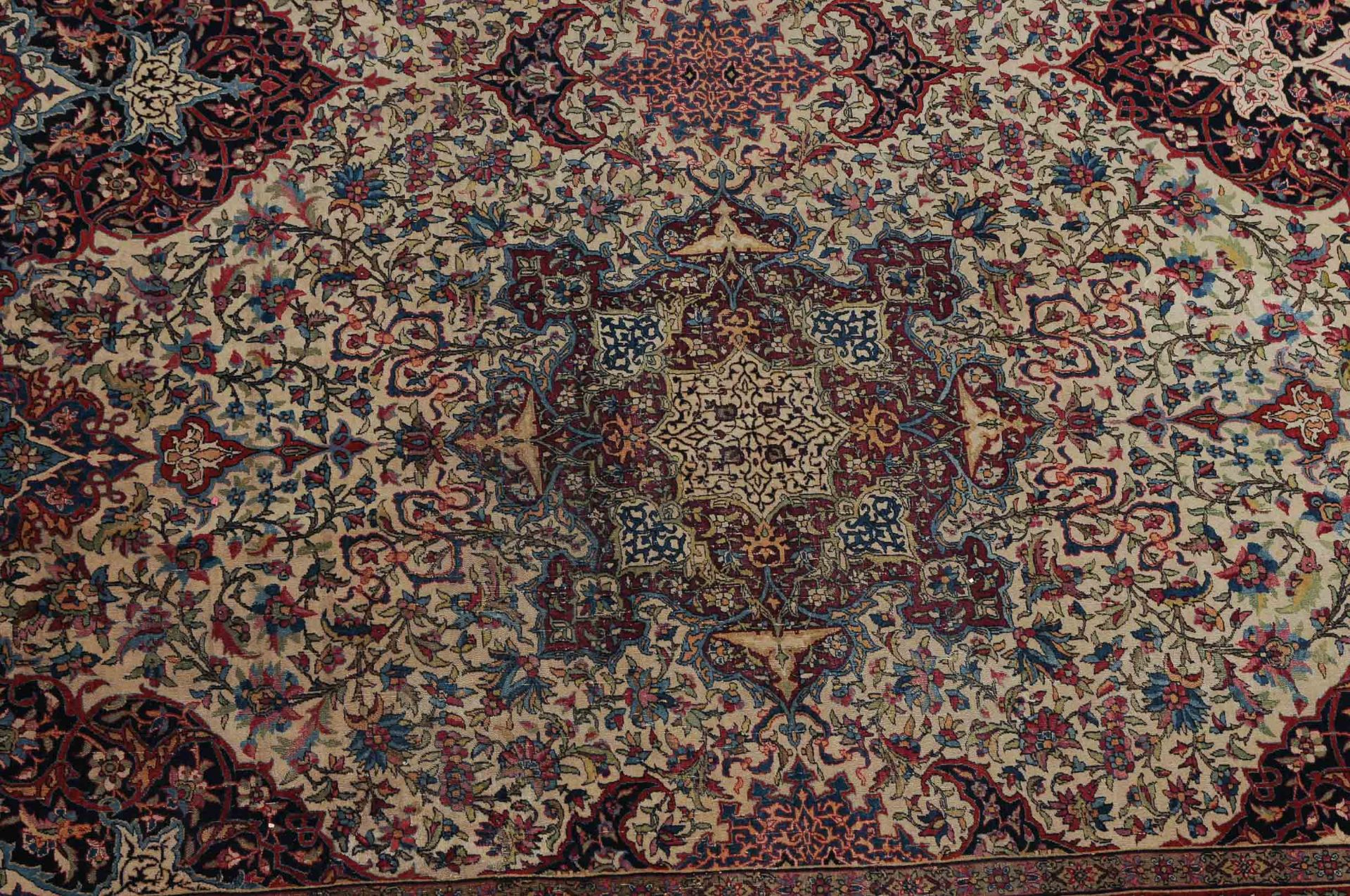Isfahan - Image 11 of 18