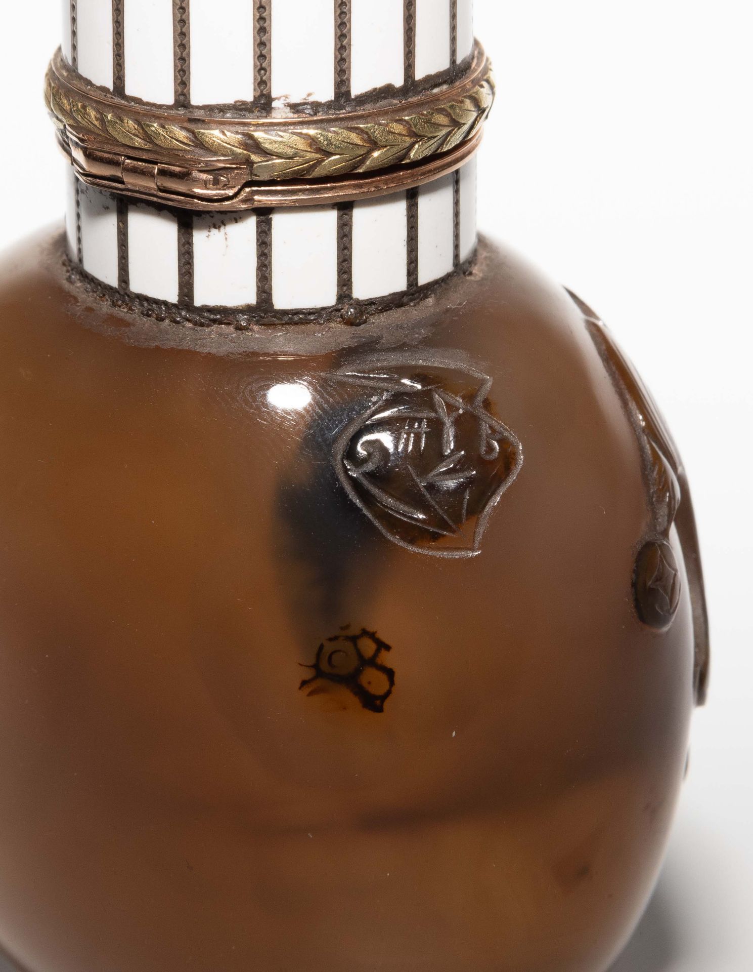 Achat-Snuff Bottle mit Emaillemontur - Image 8 of 13