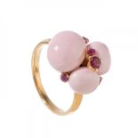 Pomellato ring in 18kt yellow gold, pink ceramic and rubies. Capri model. Measurements: 17.9 mm (