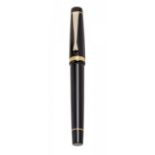 DELTA FOUNTAIN PENBlack celluloid barrel with gold decoration.Limited edition.Two-tone 18 kts gold