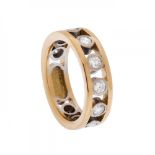 Ring in 18k yellow gold. With central brilliant-cut diamonds, H colour, VS purity, of ca. 1.00