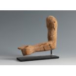 Arm sculpture of a bearer. Egypt, Middle Kingdom (2050 BC-1750 BC).Sycamore wood.Measurements: 16