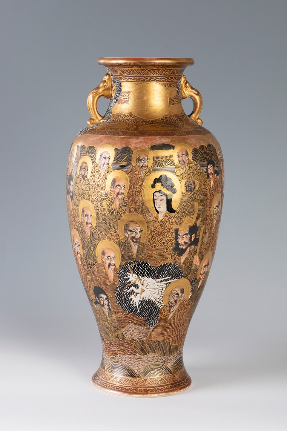 Satsuma vase. Japan, Meiji period (1864-1911).Glazed and gilded ceramic.Signed on the back of the - Image 2 of 3