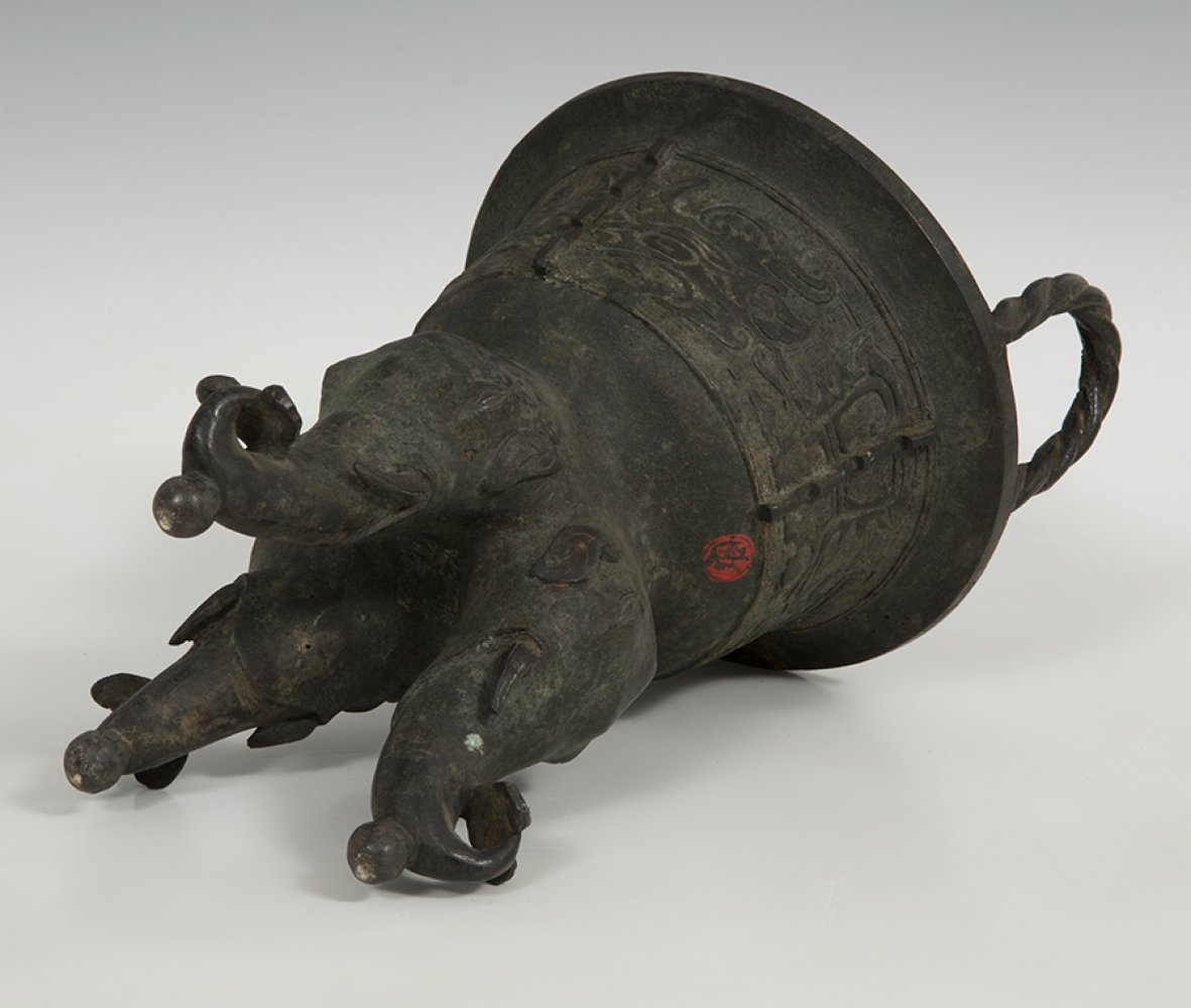 Censer. China, Ming Dynasty, 1368-1644.Bronze.Slight paint stain.It has a seal on the inside. - Image 6 of 7