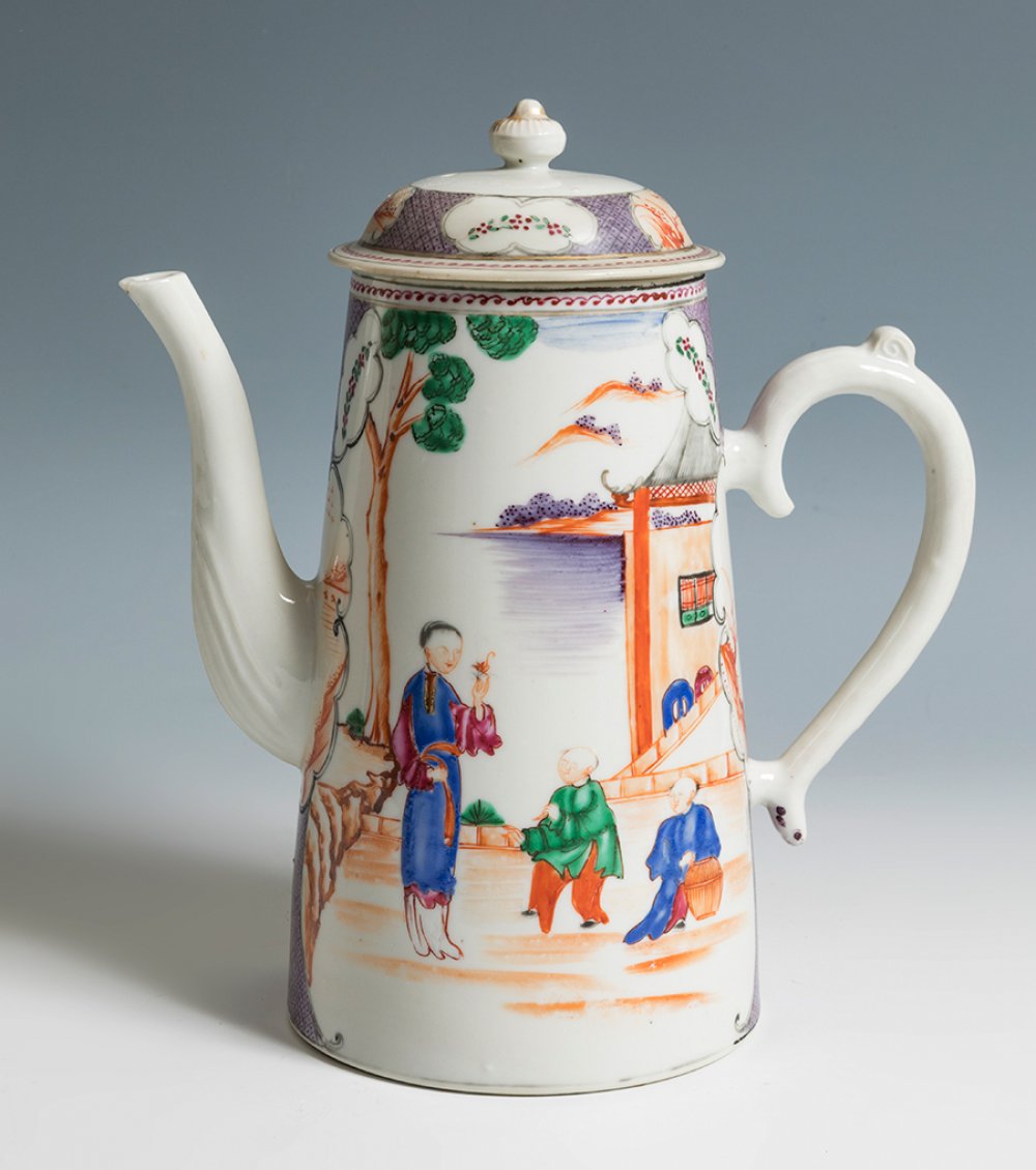 Teapot. China, Qing dynasty, Qianlong period, 18th century.Enamelled porcelain.Measures: 25 x 23 x - Image 3 of 3