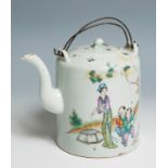 Chinese teapot; Qing dynasty, Tung Chih period, 1862-1875.Enamelled porcelain.Seal on the base.