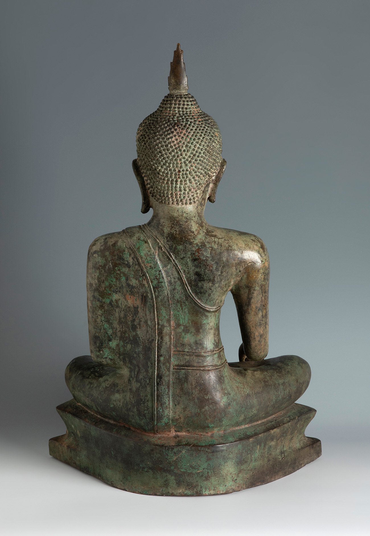 Seated Buddha. Burma, now Myanmar, 17th-18th century.Bronze.Measurements: 68 x 44 x 24 cm.Bronze - Image 6 of 7