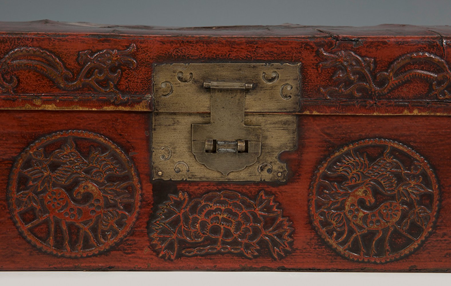Chest. China, 19th century.Lacquered leather and wooden core.There are cracks on the surface.It - Image 7 of 7