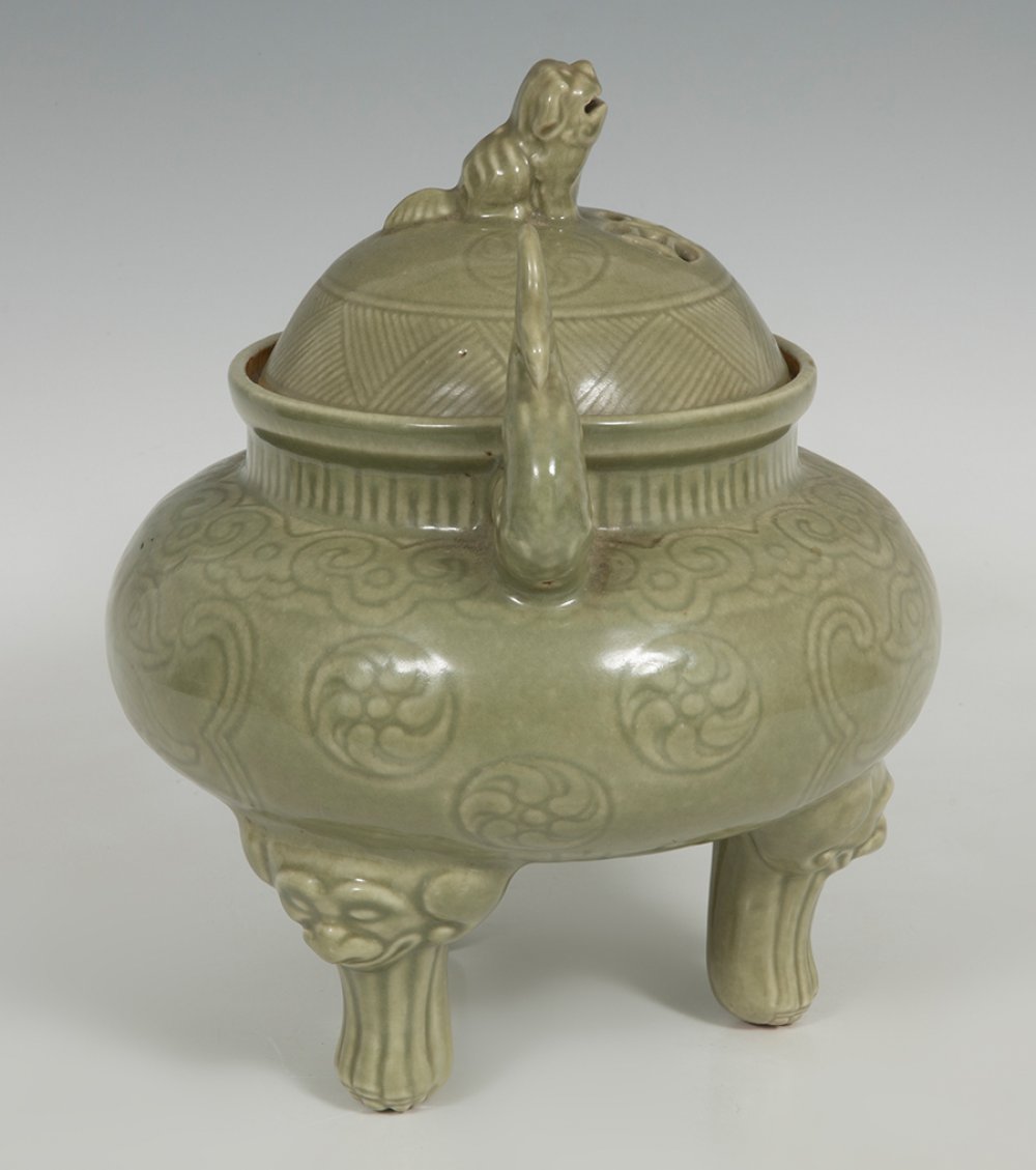 Censer. China, late 19th century.Celadon ceramic. Longquan style.Measurements: 30 x 25 cm ( - Image 6 of 7