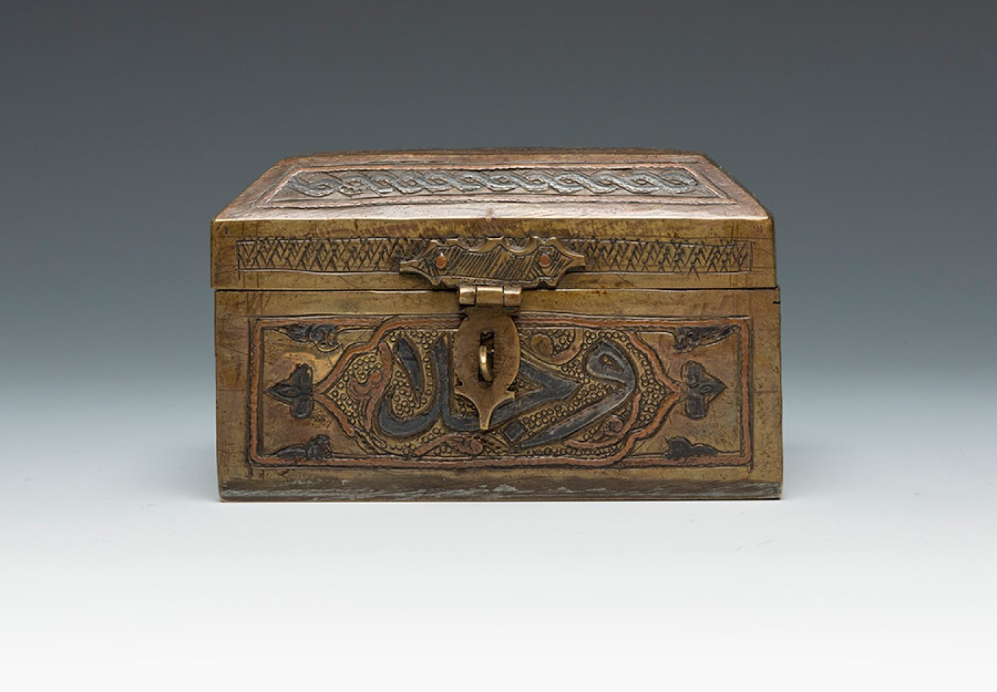 A 19th century Moorish chest.Chiselled and polychromed brass. Wooden core.It shows signs of wear - Image 2 of 5