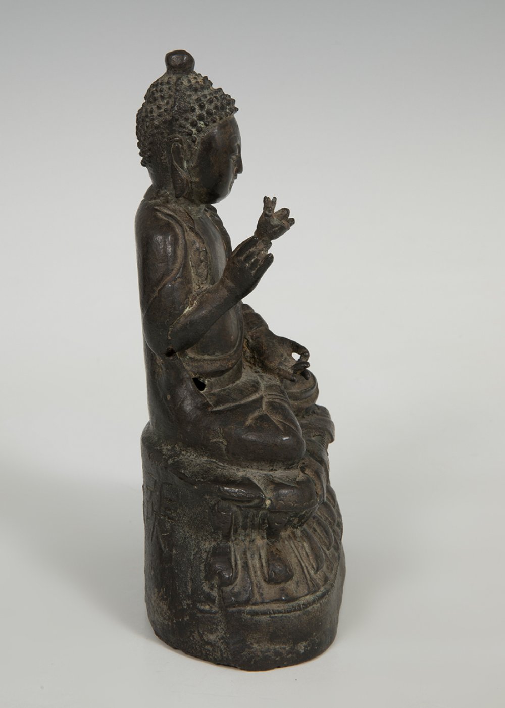 Buddha. China, Ming Dynasty, 1368-1644.Metal.It has a perforation.It shows inscriptions on the - Image 7 of 7