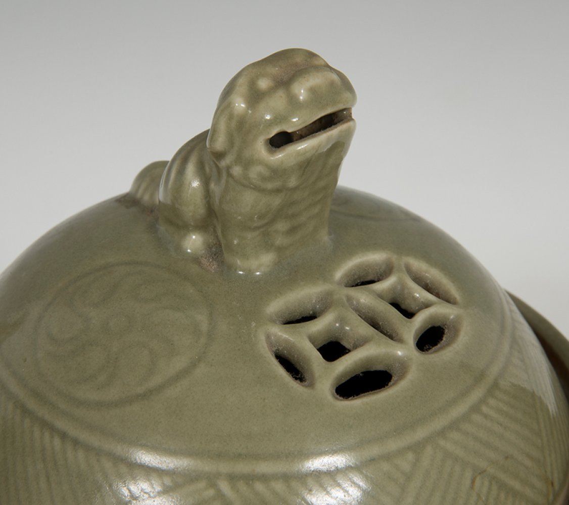 Censer. China, late 19th century.Celadon ceramic. Longquan style.Measurements: 30 x 25 cm ( - Image 7 of 7