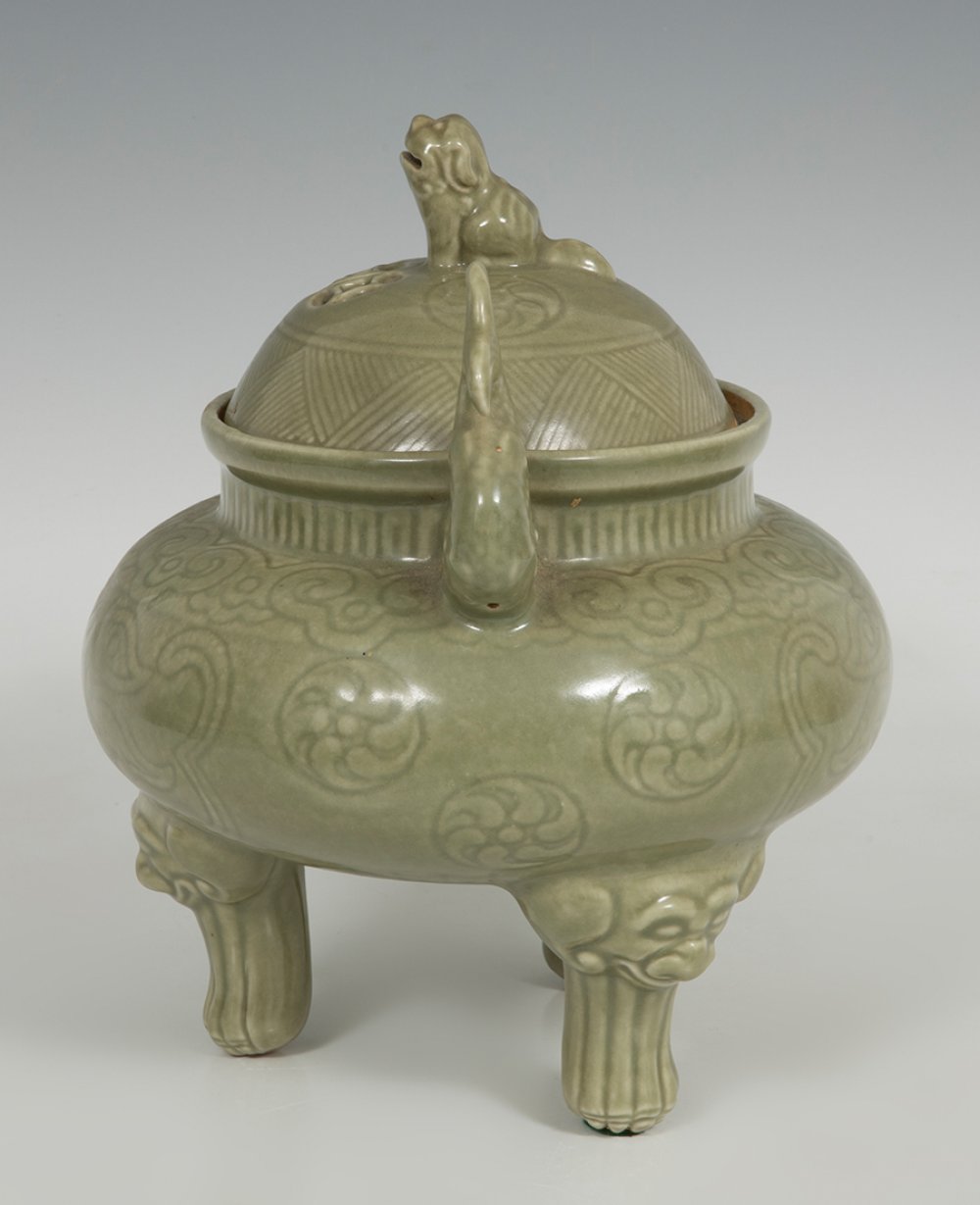 Censer. China, late 19th century.Celadon ceramic. Longquan style.Measurements: 30 x 25 cm ( - Image 4 of 7