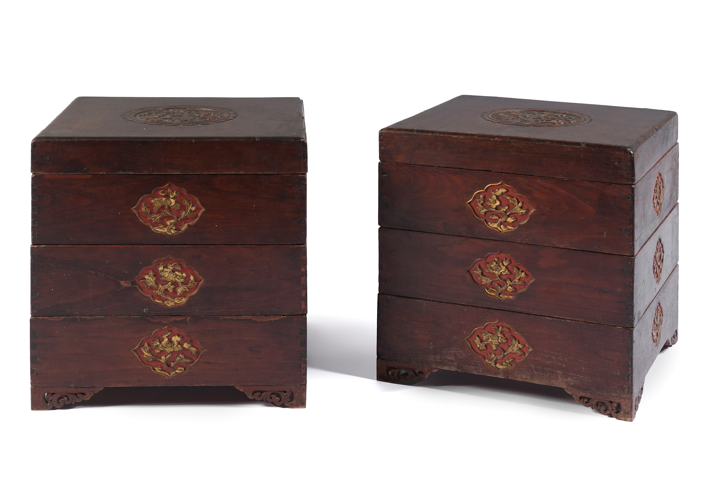 Pair of storage boxes. China, 19th century.Rosewood.They show marks of use and some faults.With