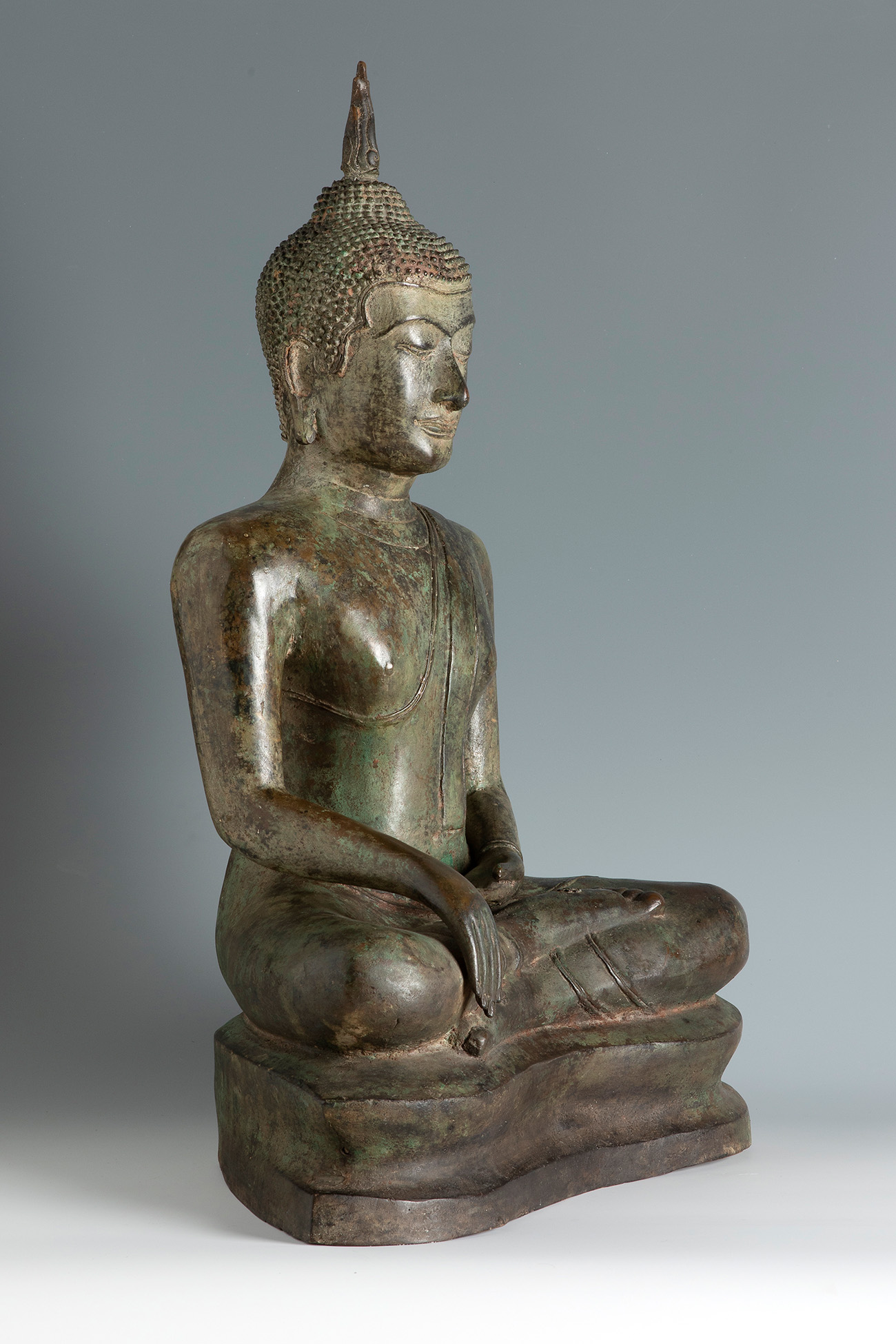 Seated Buddha. Burma, now Myanmar, 17th-18th century.Bronze.Measurements: 68 x 44 x 24 cm.Bronze - Image 7 of 7