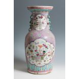 Chinese vase. Rose family, 19th century.Enamelled porcelain.Slight glaze losses on the base.