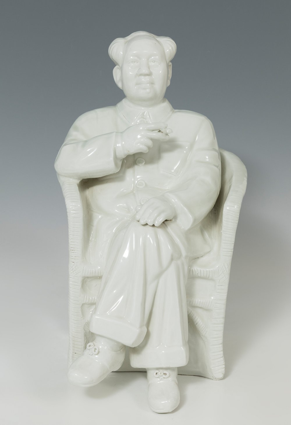 Sculpture of Mao Zedong, 20th century.Glazed biscuit porcelain.Size: 45 x 21 x 24 cm.Mao Zedong - Image 4 of 4