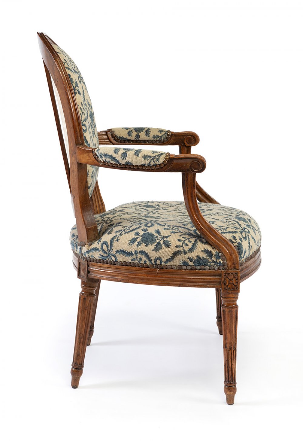 Set of six Louis XVI armchairs, second half of the eighteenth century.Walnut wood. Upholstery with - Image 2 of 7