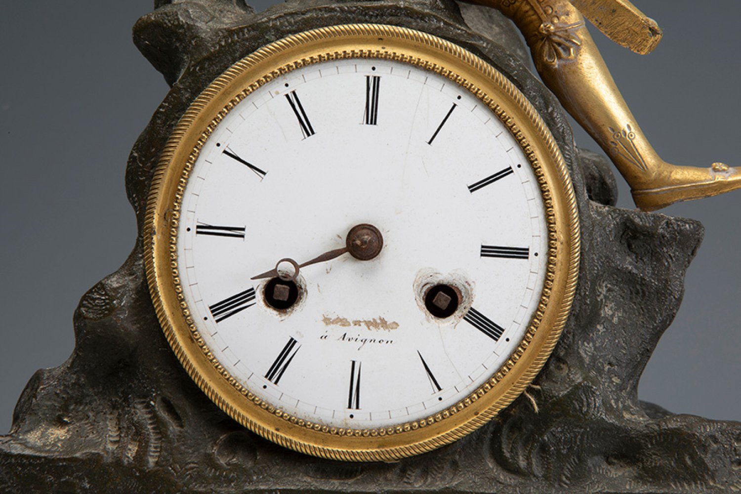 French table clock. Empire period, pps. 19th century.Gilt bronze.Movement signed "Pickard" and - Image 3 of 4