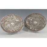 Pair of oval trays, following XVIIIth century models. London. Late 19th century.Silver.Apocryphal