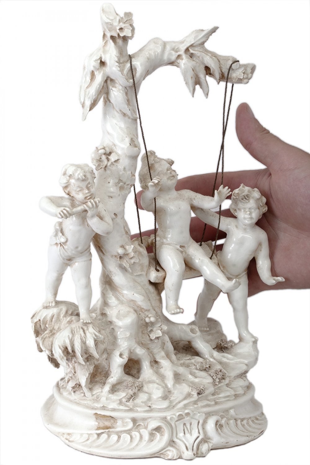 French School of the late 19th century."The Swing.Porcelain sculpture.With inscription "N".Size: - Image 3 of 4