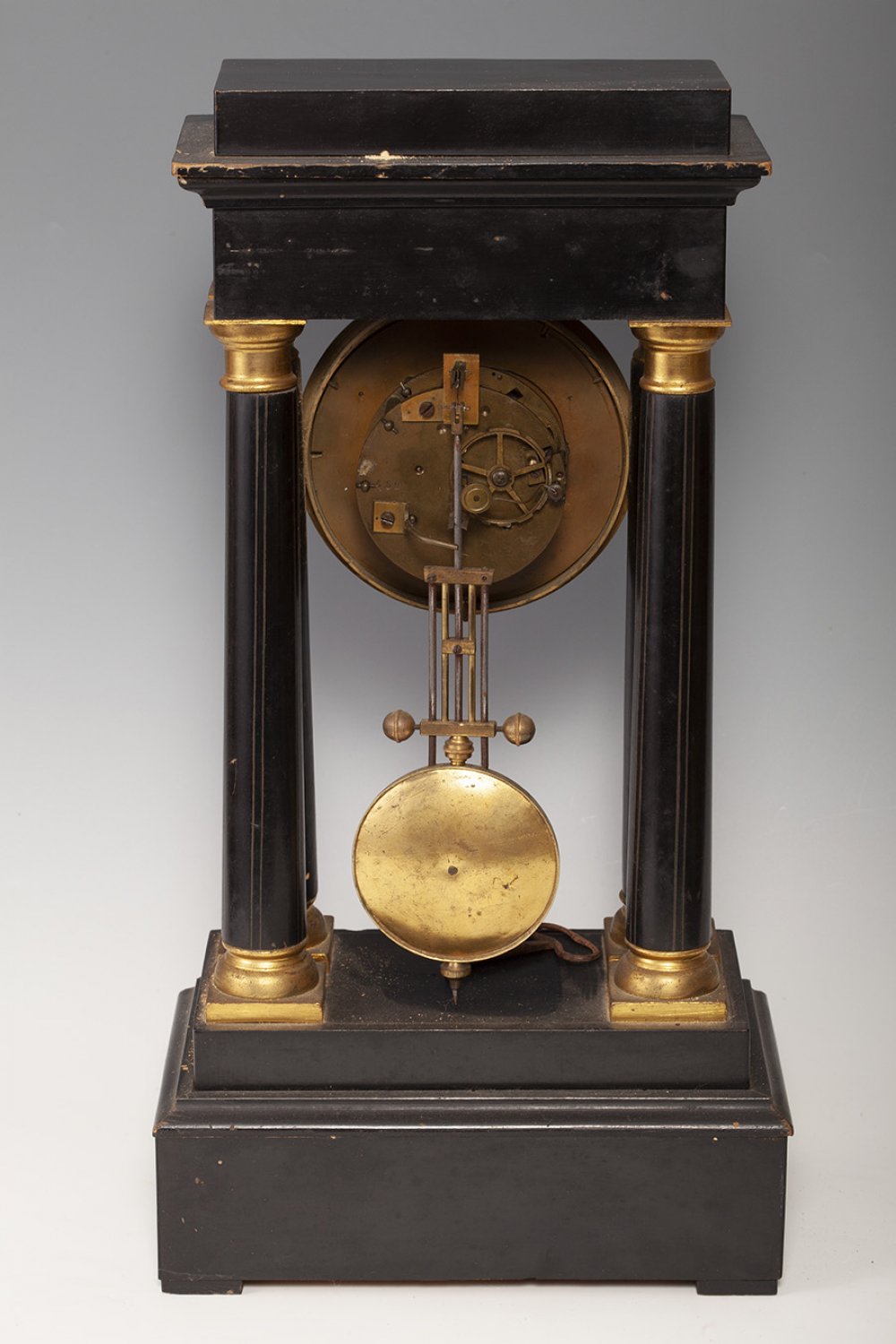 French school, 19th century.Empire clock in wood and gilt marquetry.Presents key. Needs - Image 3 of 6