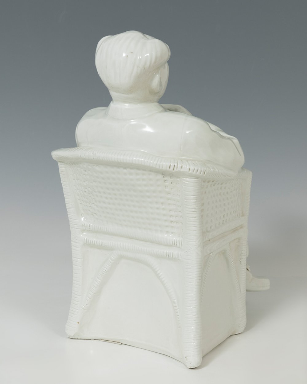 Sculpture of Mao Zedong, 20th century.Glazed biscuit porcelain.Size: 45 x 21 x 24 cm.Mao Zedong - Image 2 of 4