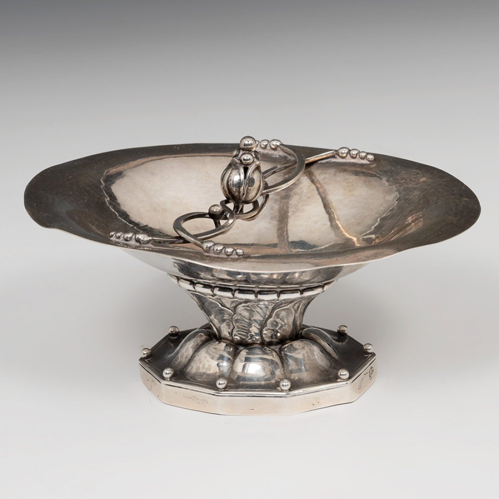 GEORG ARTHUR JENSEN (Denmark, 1866 - 1935).Bowl number 42, ca.1920.In sterling silver.With punches - Image 2 of 5