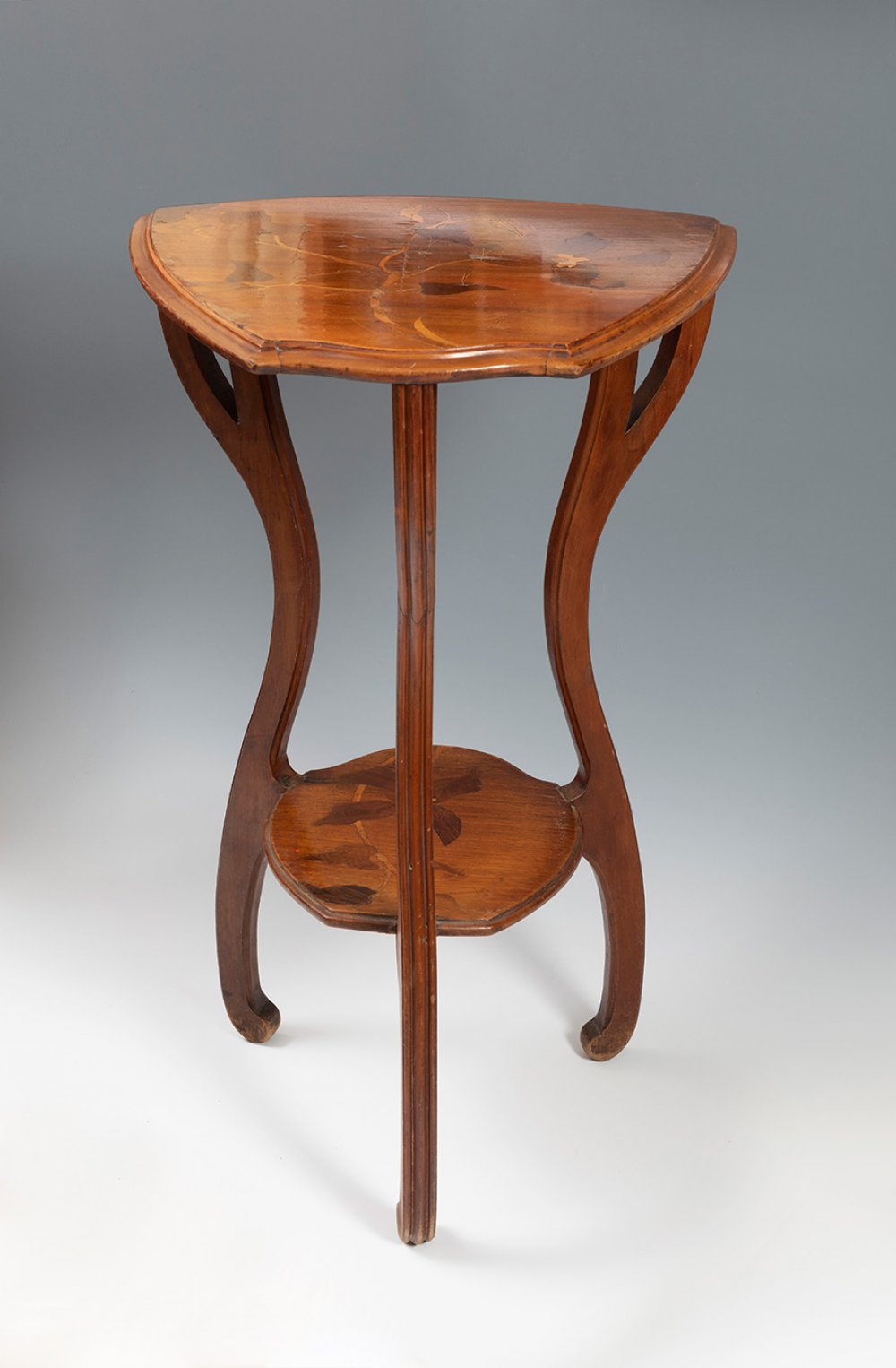 ÉMILE GALLÉ (Nancy, France, 1846 - 1904).Art Nouveau side table.Wood with marquetry.Measurements: 74 - Image 3 of 6