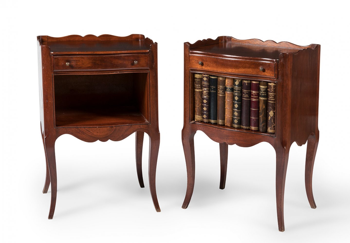 Pair of Louis XV style side tables, early 20th century. Walnut.Wear due to the passage of time.