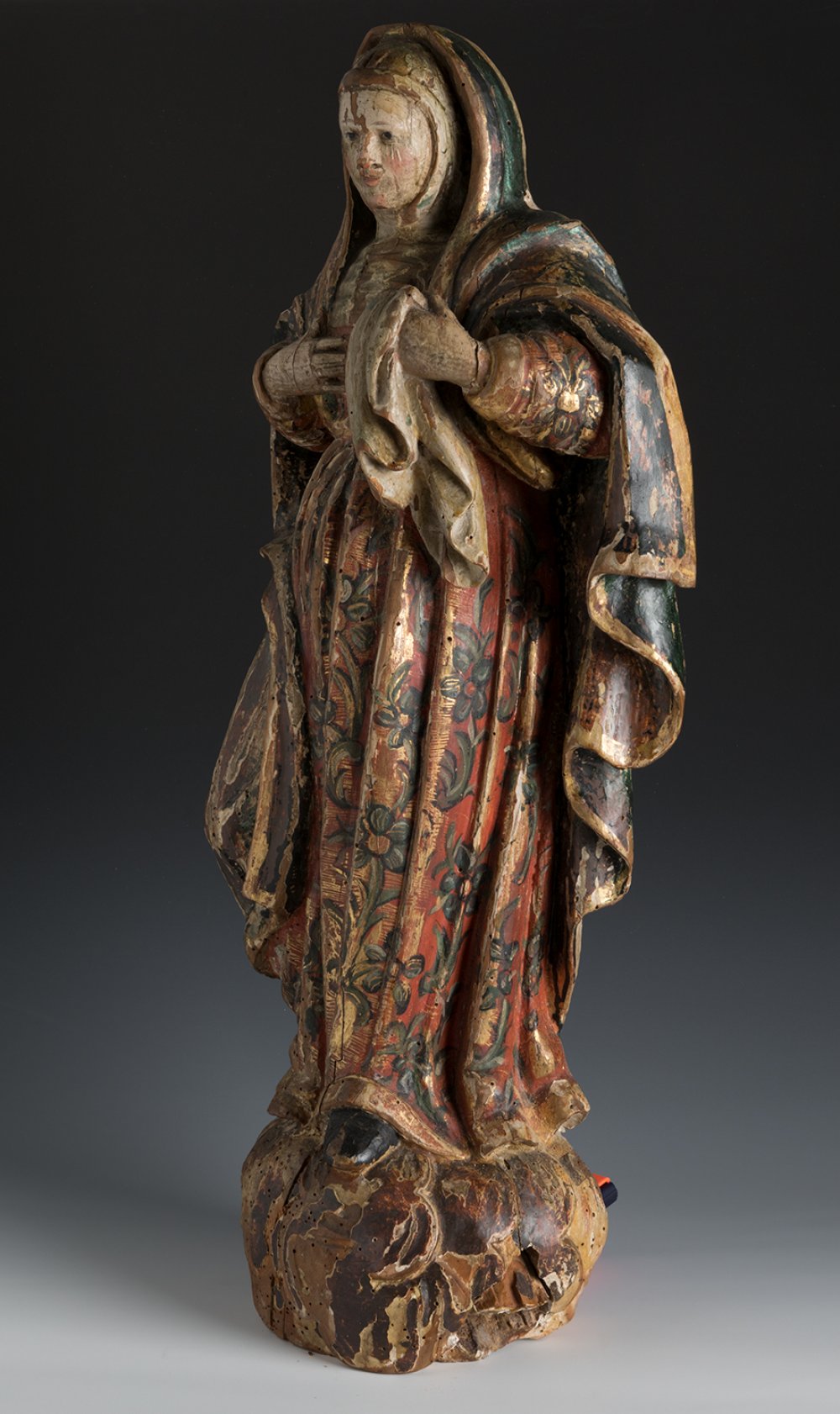 Spanish school, 17th century."Saint Veronica".In carved wood, gilded and polychrome.Lacks in the - Image 3 of 6