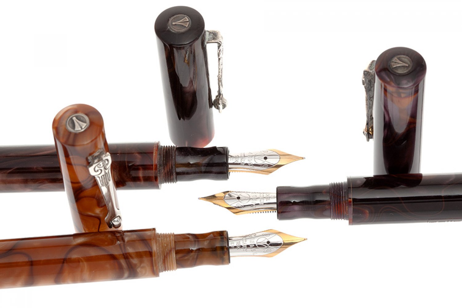 MARLEN FOUNTAIN PENS.Pearlescent resin bodies.Bicolour 18kt yellow gold nibs, M and EF nibs. - Image 2 of 5