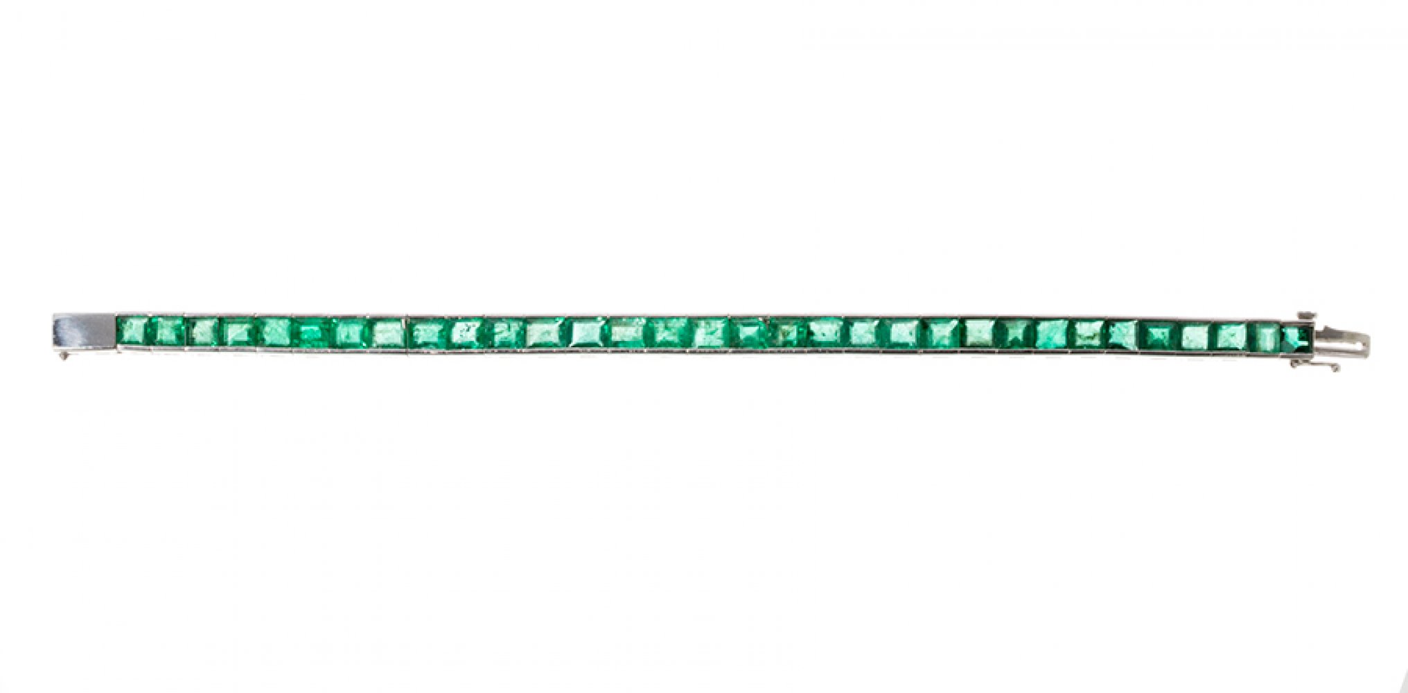 Bracelet made of 18 kts. white gold. Model with square-cut emeralds, weighing ca. 24 cts.Safety - Image 2 of 3