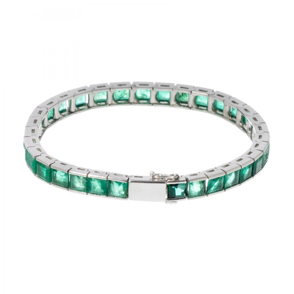 Bracelet made of 18 kts. white gold. Model with square-cut emeralds, weighing ca. 24 cts.Safety - Image 3 of 3