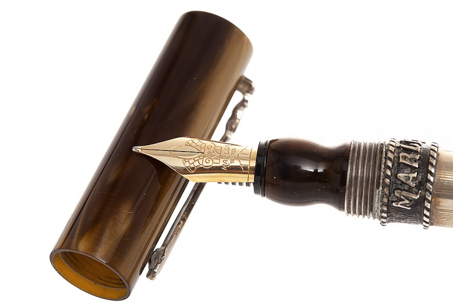 MARLEN "RISCANCIMIENTO" FOUNTAIN PEN.Silver barrel and olive green cap.Limited edition.Nib in 18kt - Image 3 of 3