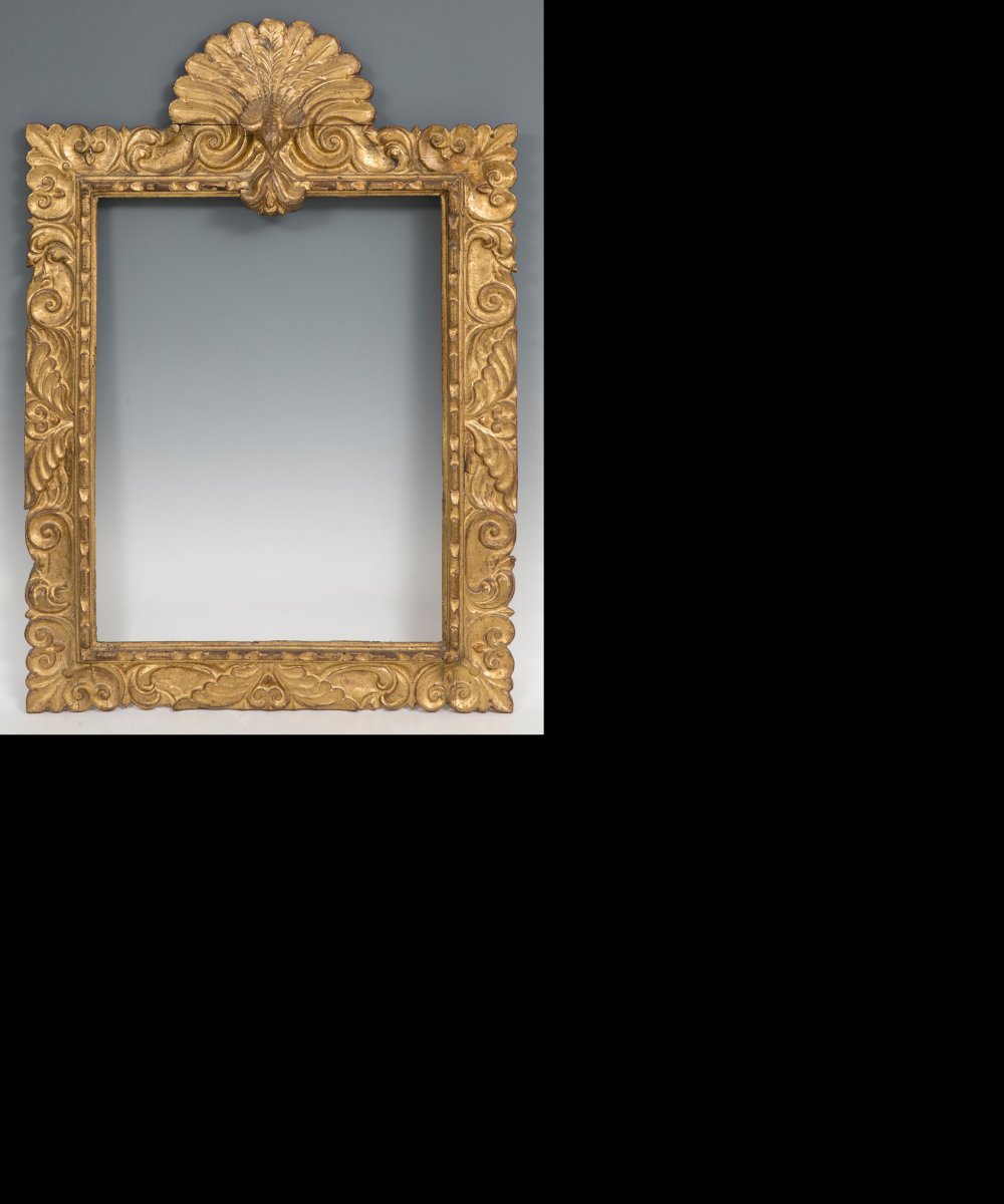 Frame; Novo-Hispanic school; late 17th century.Carved and gilded wood.Slightly damaged.Provenance: