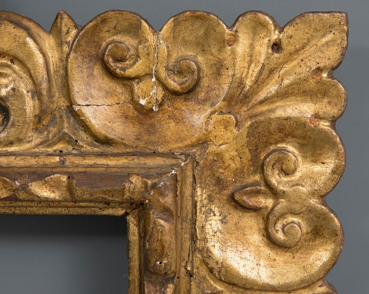 Frame; Novo-Hispanic school; late 17th century.Carved and gilded wood.Slightly damaged.Provenance: - Image 3 of 5