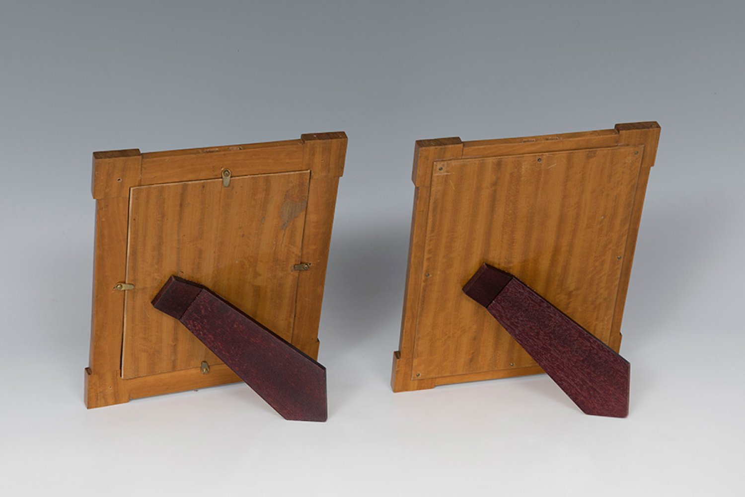 Pair of neoclassical frames; Goa, 19th century.SatinwoodProvenance: private collection conceived - Image 2 of 4