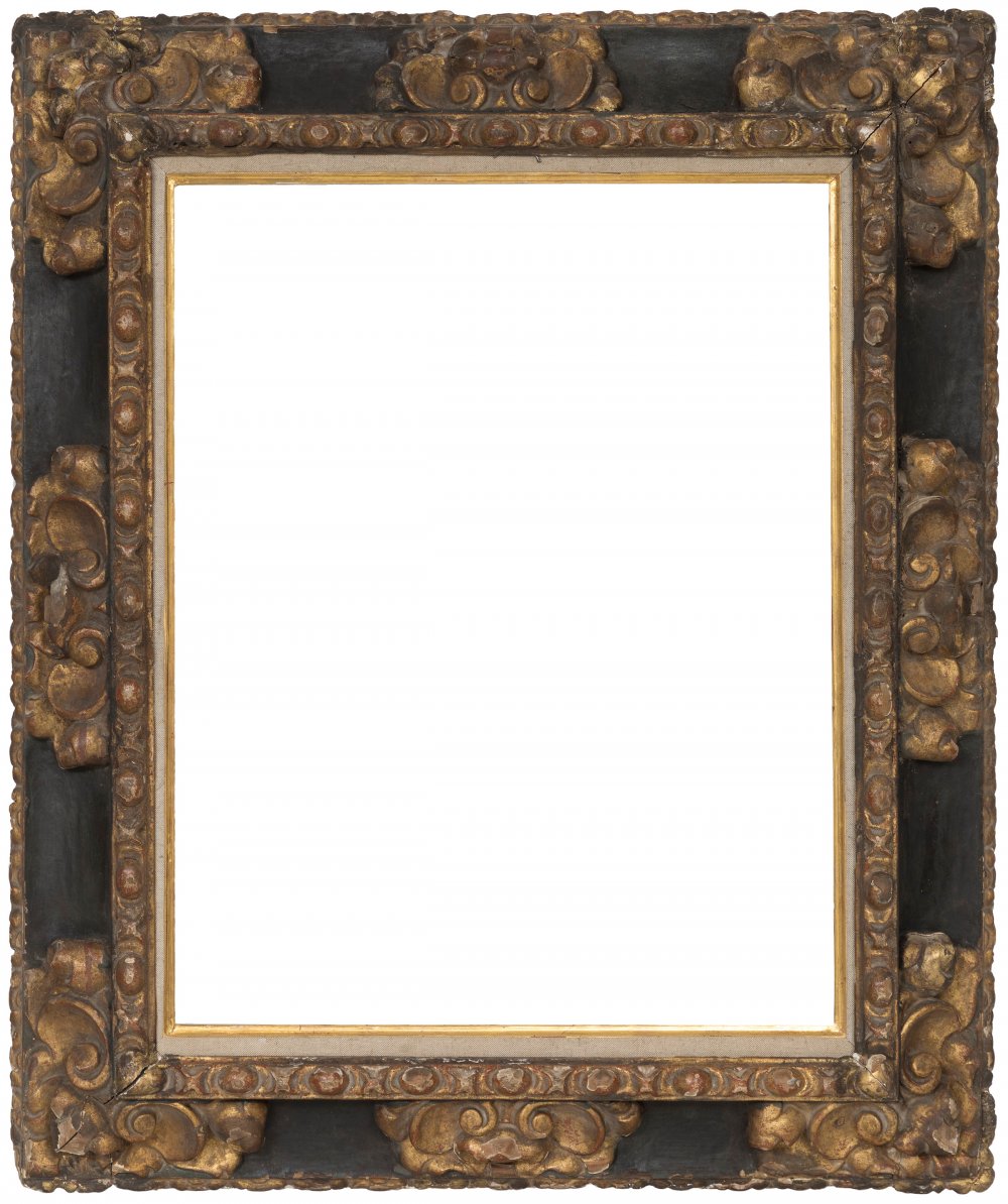 Frame; Spain, 17th century.Carved and gilded wood.It shows faults and restorations.It shows damage