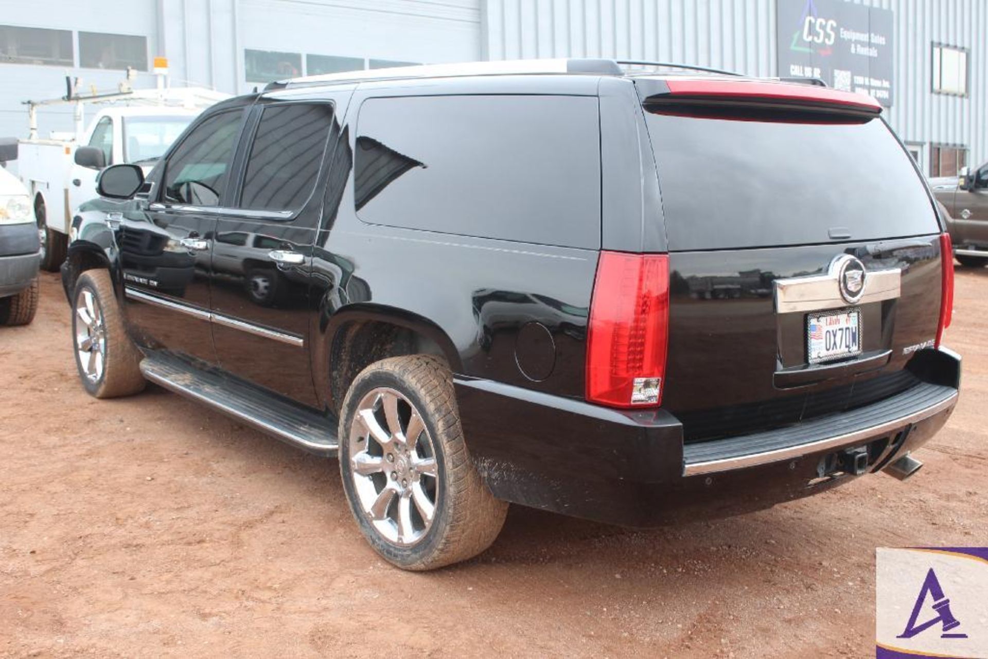 2008 Cadillac Escalade ESV AWD SUV - Image 8 of 24