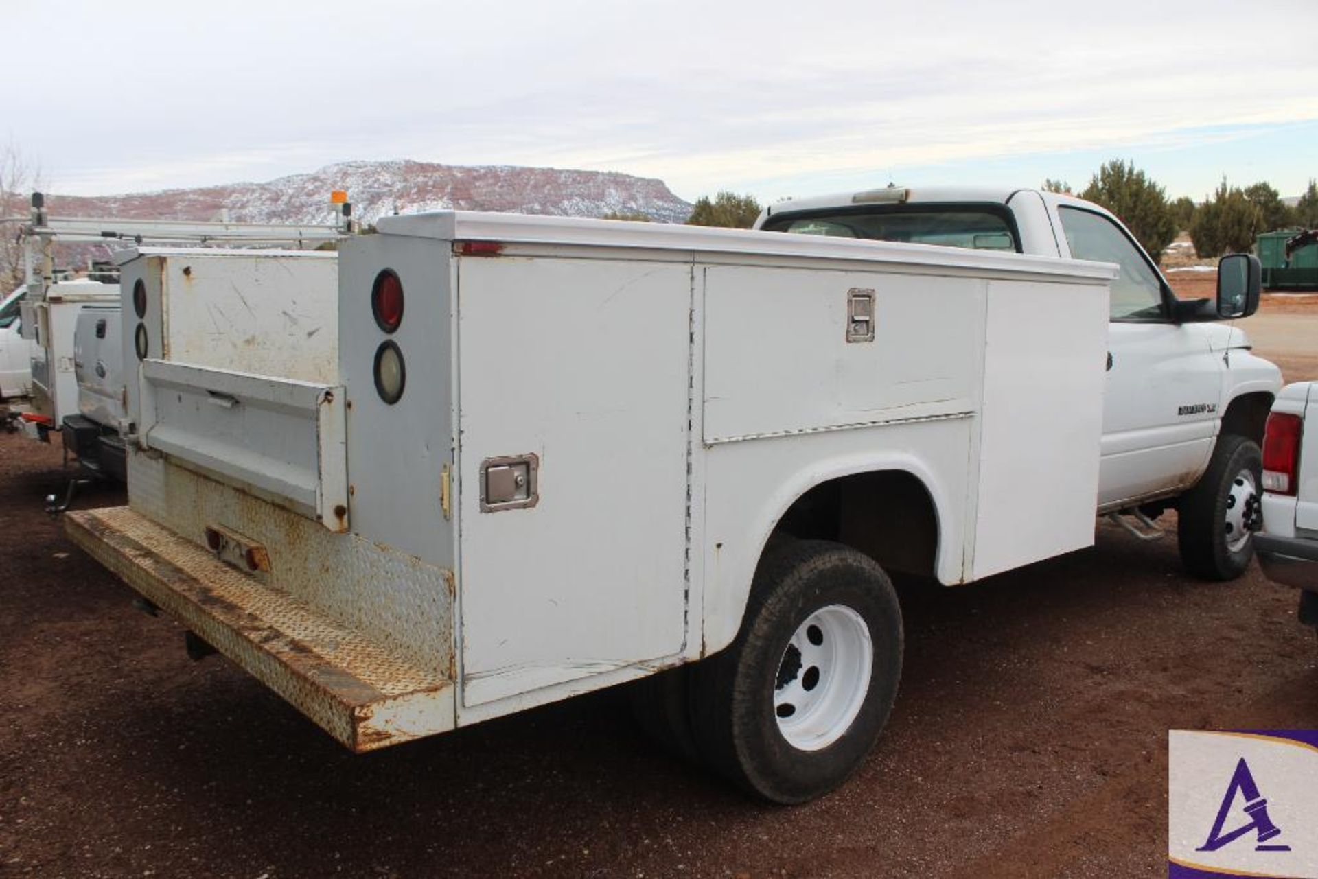 2001 Dodge Ram 3500 4X4 Utility Pick up Truck - Image 4 of 31