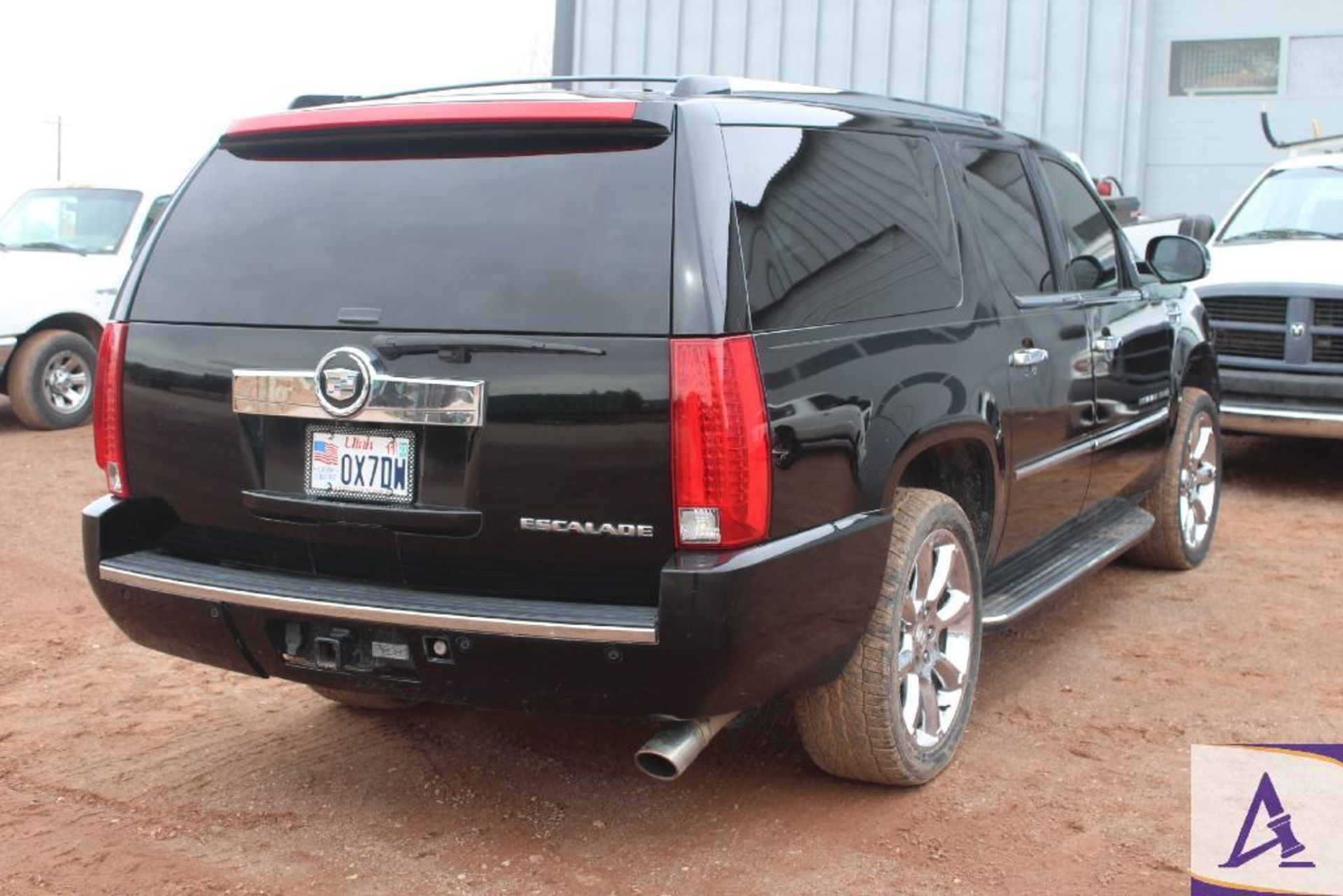 2008 Cadillac Escalade ESV AWD SUV - Image 5 of 24