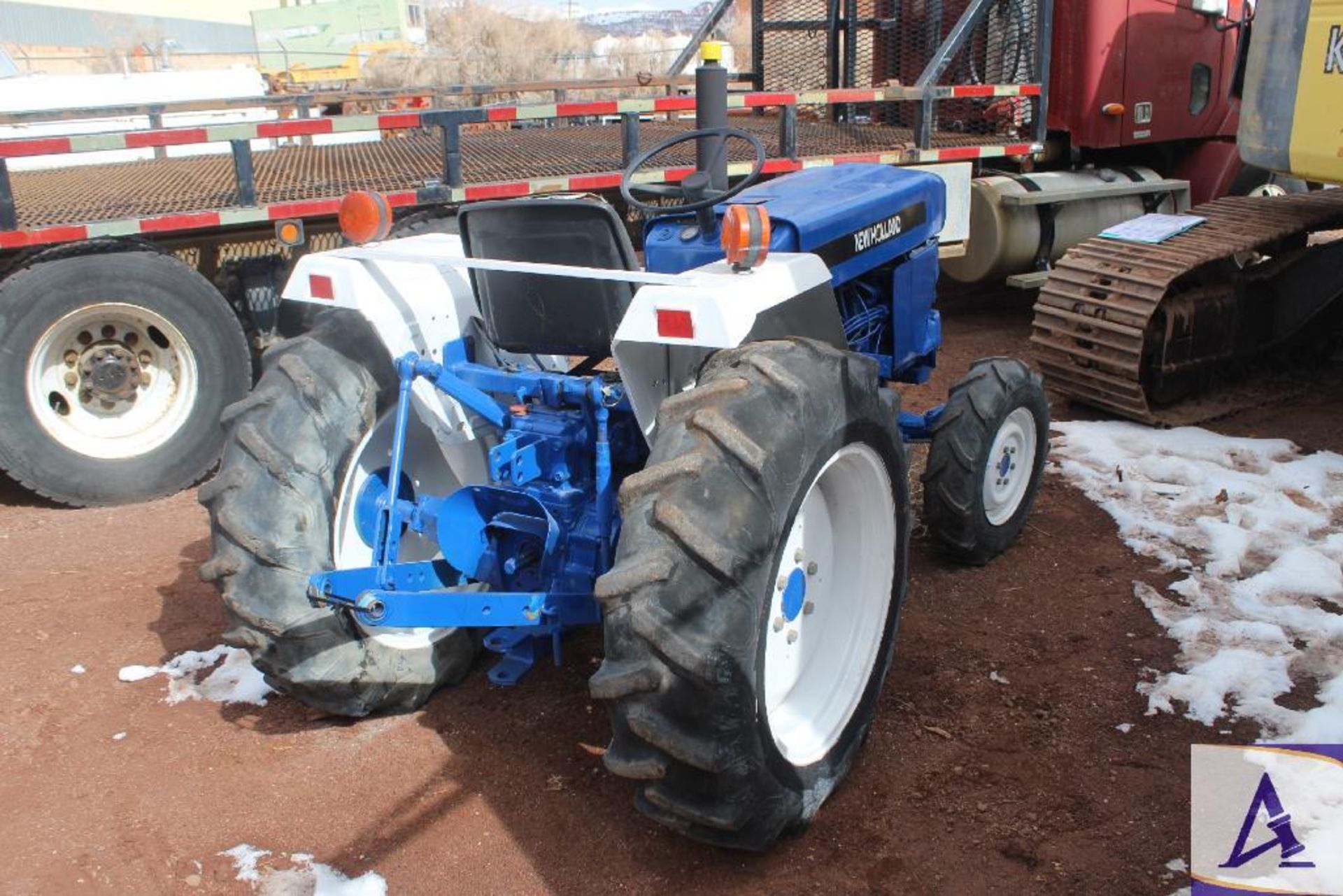 New Holland 1715 4X4 Tractor - Image 3 of 13