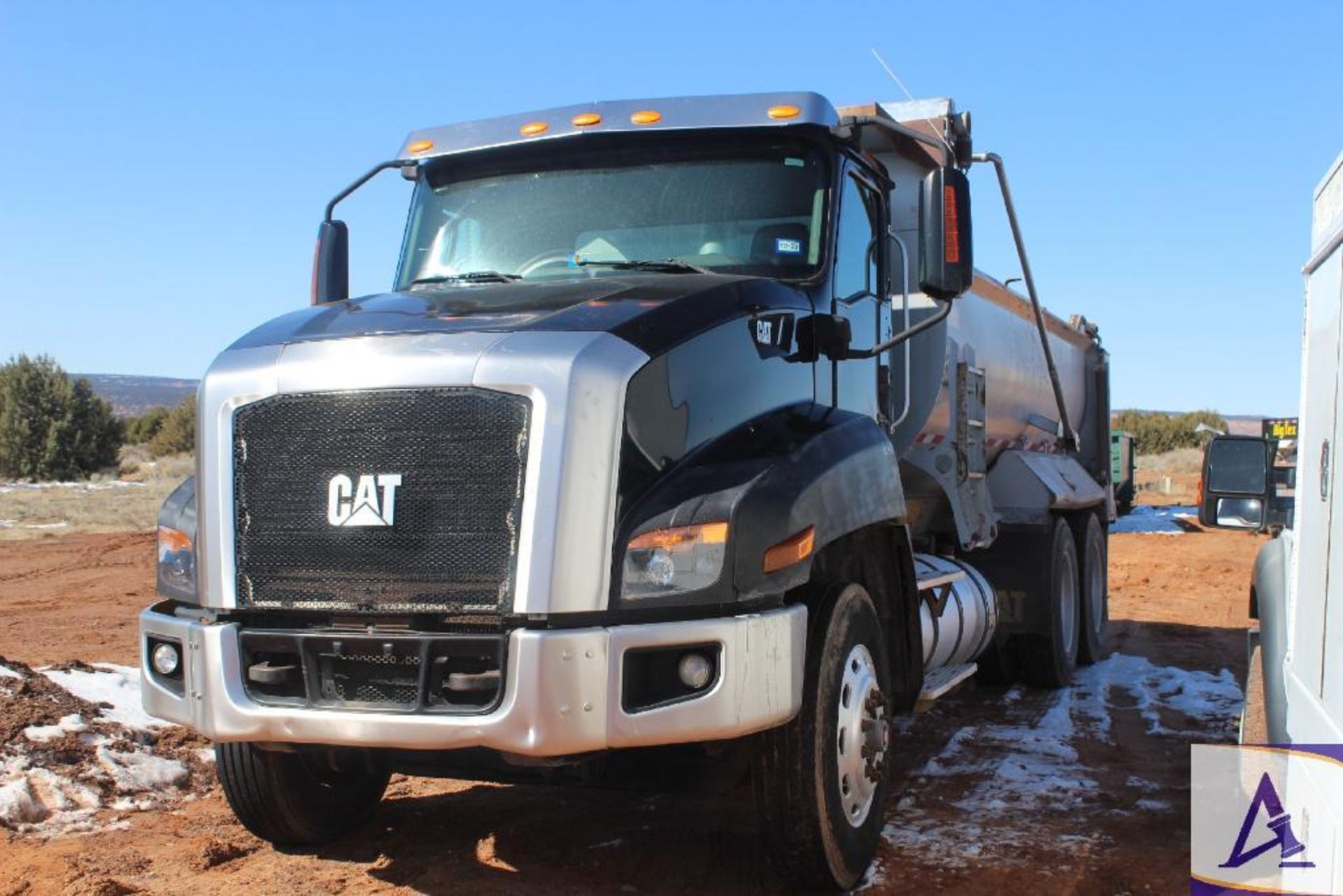 2013 CT660 CAT Dump Truck - Image 3 of 32