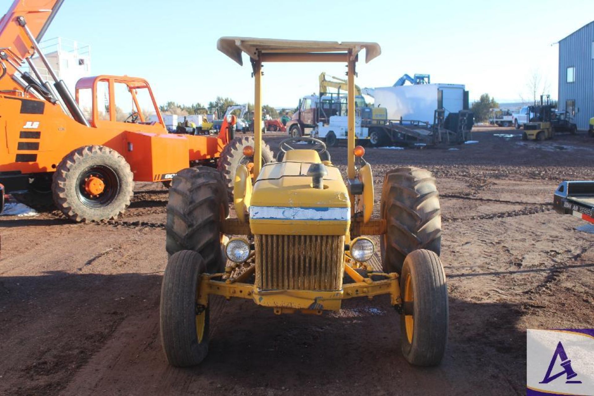 Ford 2910 4X4 Utility Tractor - Image 2 of 19