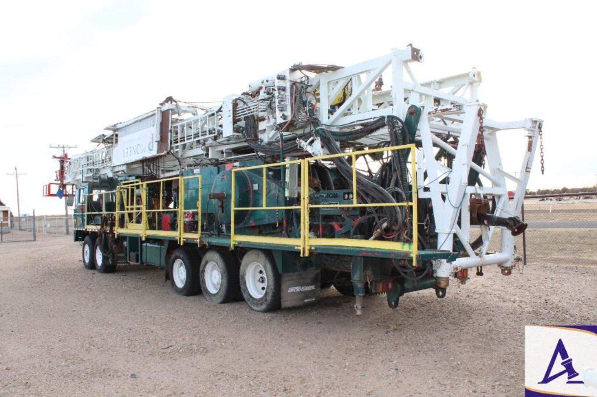Dragon XJ-450 Drilling Rig Carrier - Image 3 of 10