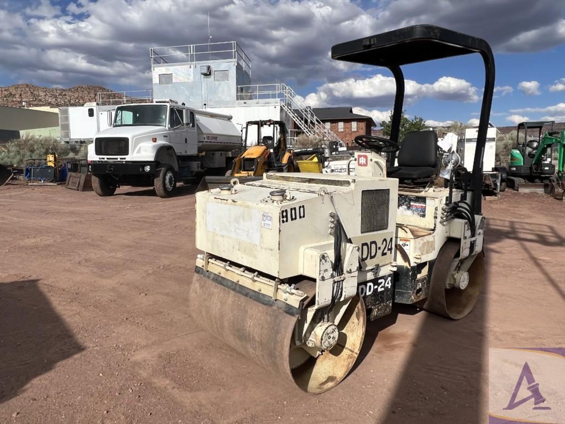 Ingersoll Rand DD-24 Roller Compactor - Image 2 of 32